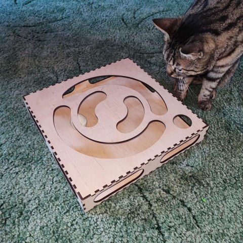 Іграшка для кота з мячиком